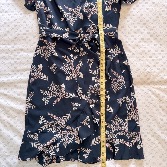Banana Republic Floral Wrap Size 0 Dress - Navy and Pink - Picture 4 of 6
